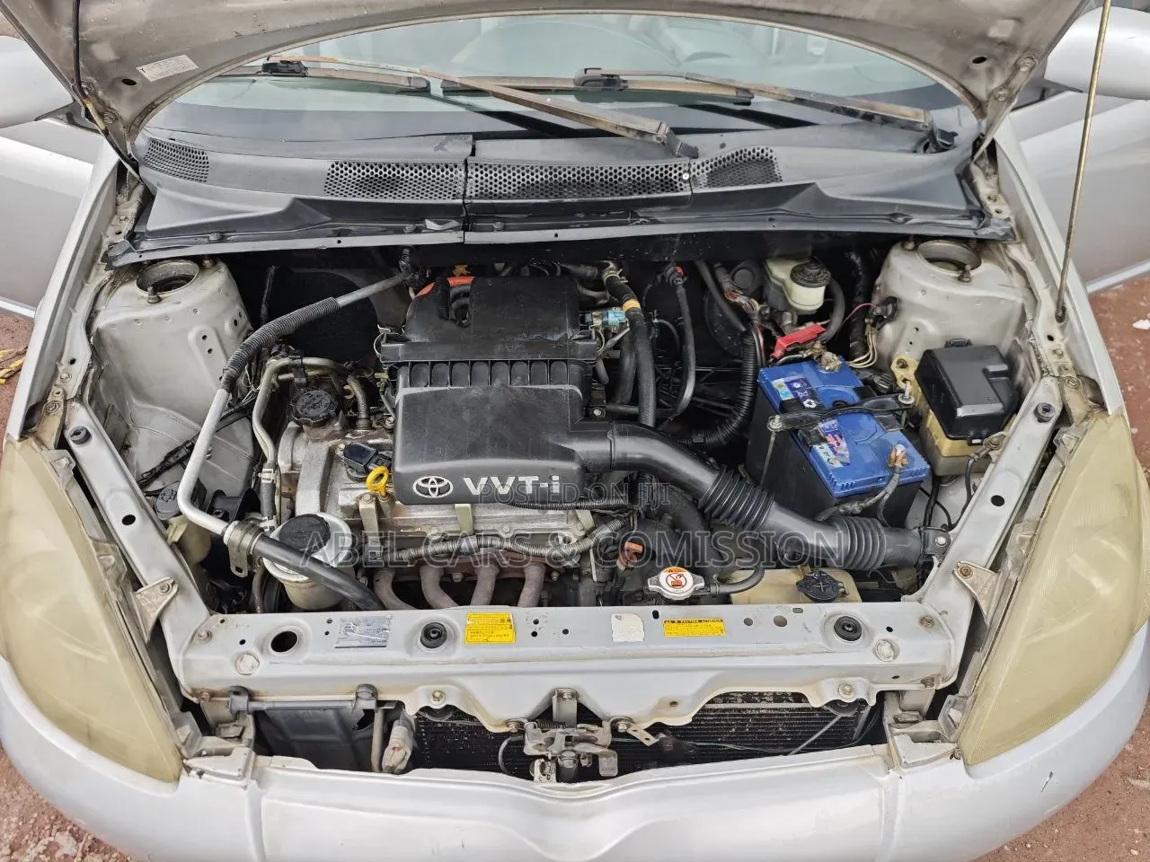 Toyota Vitz 2001 Silver