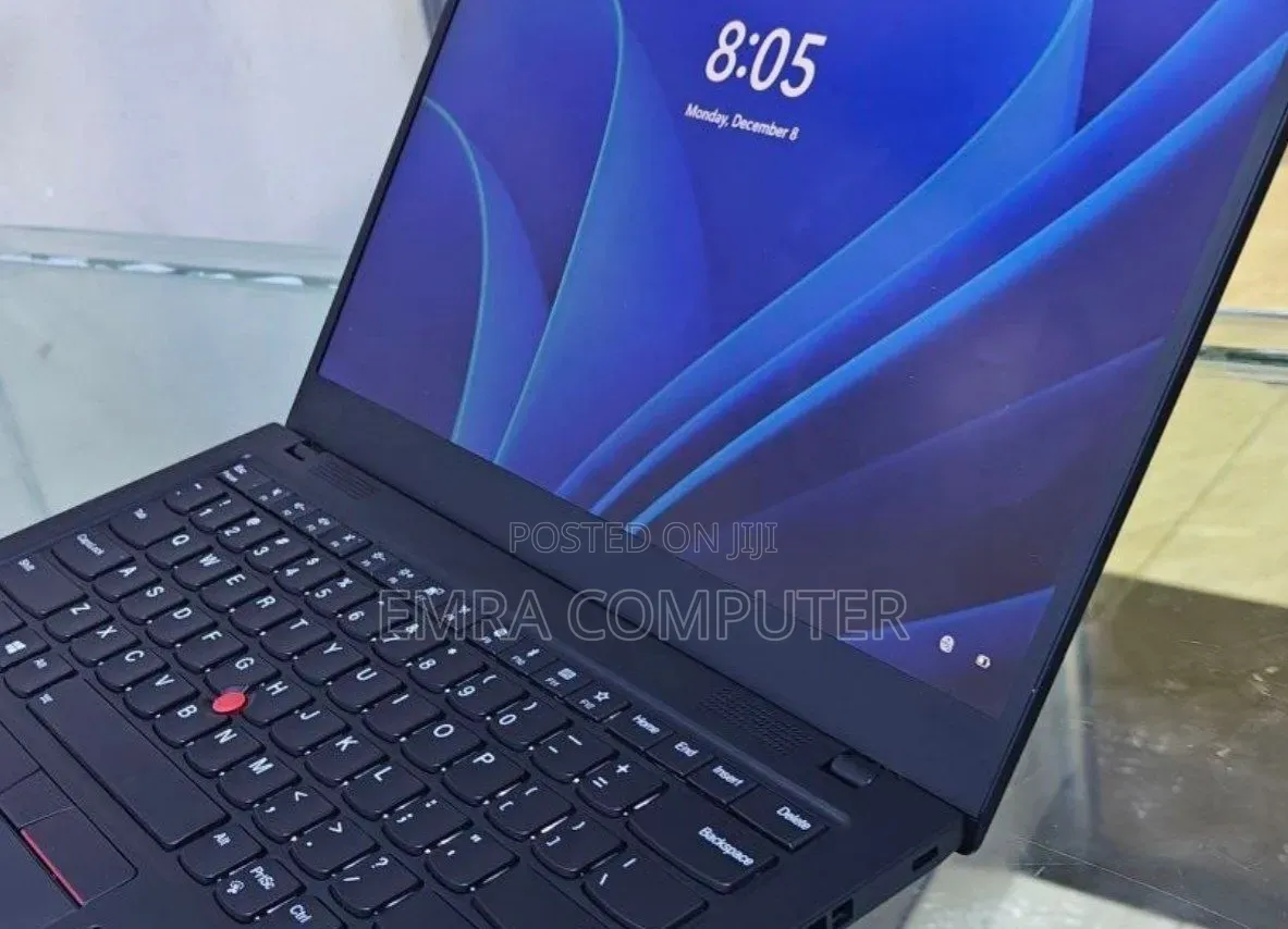 New Laptop Lenovo 8GB Intel Core i5 SSD 512GB