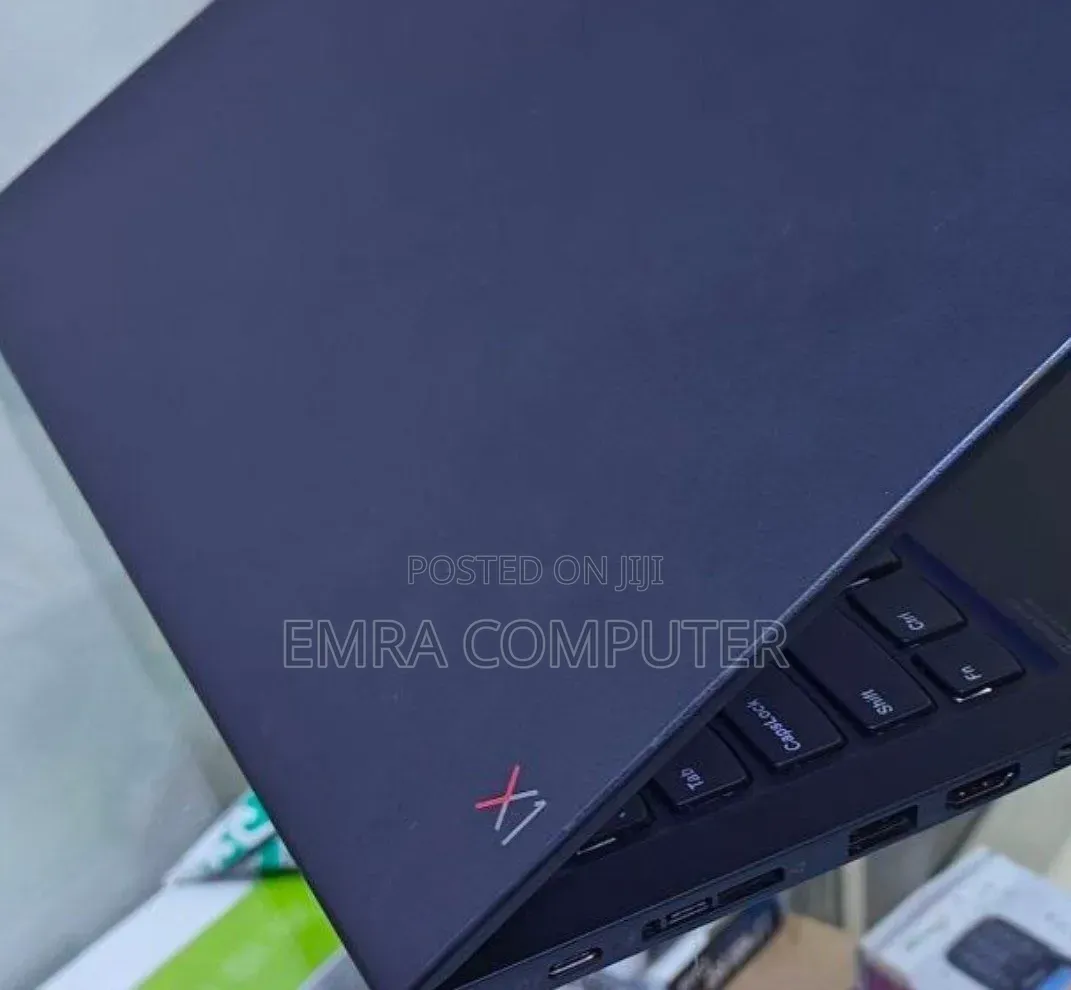 New Laptop Lenovo 8GB Intel Core i5 SSD 512GB