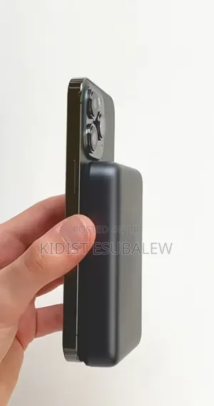 UGREEN 10000mAh 20W Magnetic Wireless Power Bank