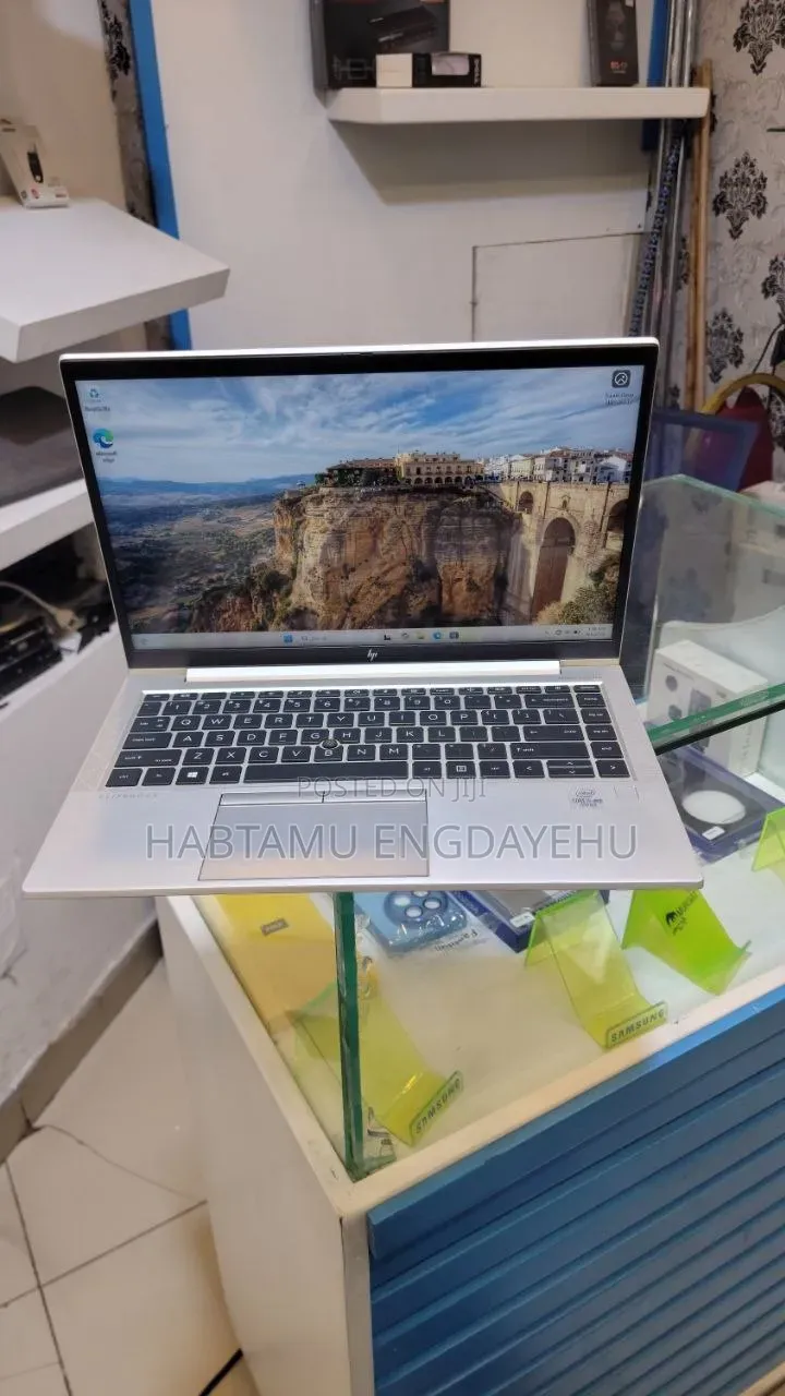 New Laptop HP EliteBook 840 16GB Intel Core i5 SSD 512GB