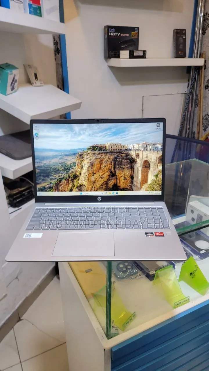 New Laptop HP Stream Notebook 8GB AMD Ryzen 3 SSD 256GB