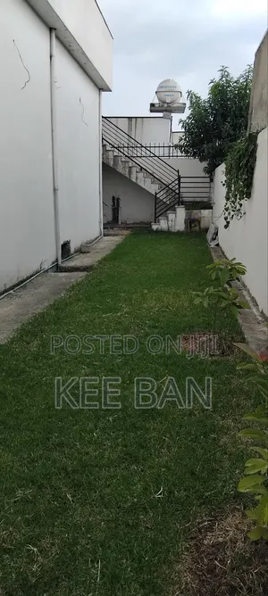 Furnished 8bdrm Villa in Ropack Realestate, Oromia-Finfinne for sale