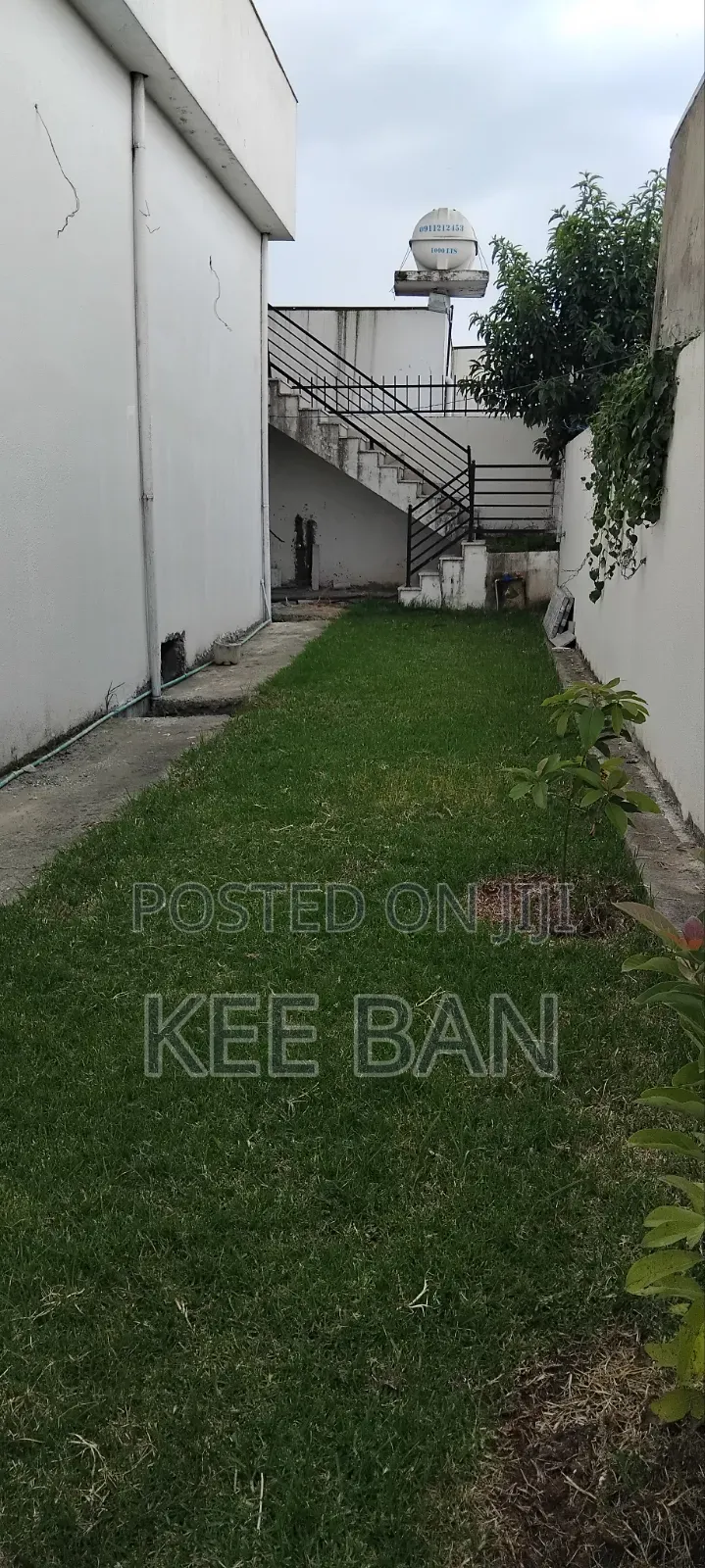 Furnished 8bdrm Villa in Ropack Realestate, Oromia-Finfinne for sale