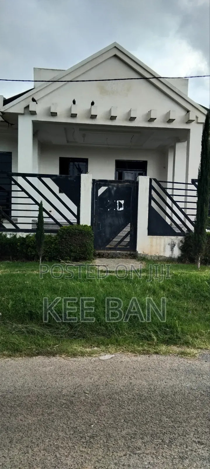 Furnished 8bdrm Villa in Ropack Realestate, Oromia-Finfinne for sale
