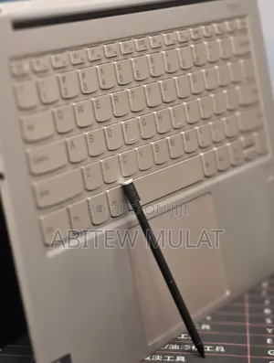 New Laptop Lenovo Yoga 9i 16GB Intel Core i7 SSD 512GB