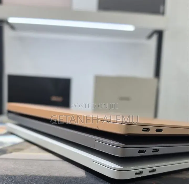 New Laptop Apple MacBook Air 8GB Apple M1 SSD 256GB