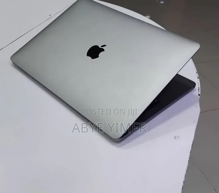 New Laptop Apple MacBook Pro 2021 M1 8GB Apple M1 SSD 256GB