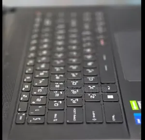 New Laptop MSI Creator 17 B11UG-415 32GB Intel Core i7 SSD 1T