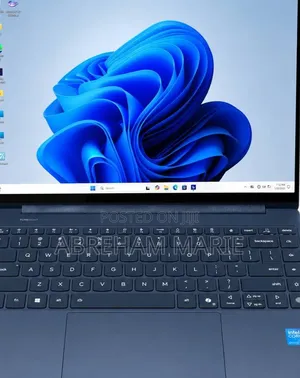 New Laptop Lenovo Yoga 9 32GB Intel Core Ultra 7 SSD 1T