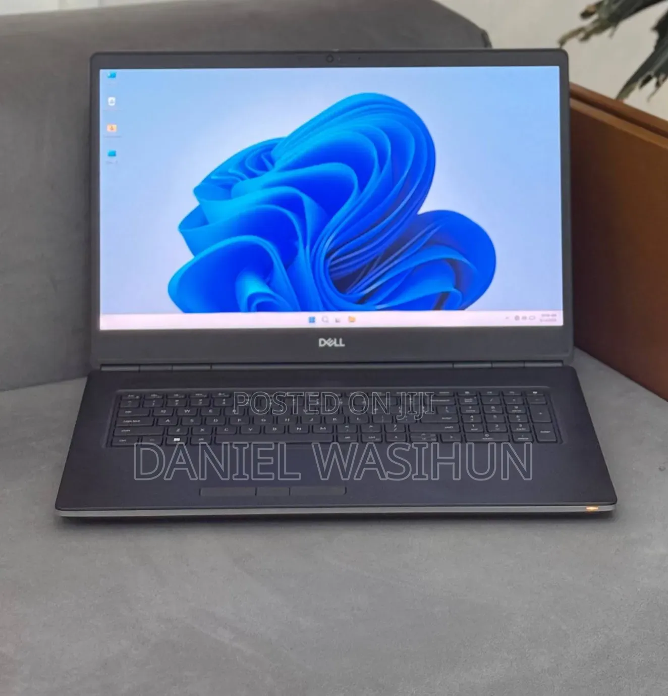 New Laptop Dell Precision 7760 16GB Intel Core i5 SSD 512GB