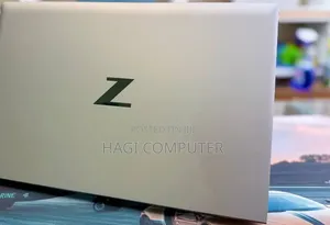 New Laptop HP ZBook Firefly G8 16GB Intel Core i7 SSD 512GB