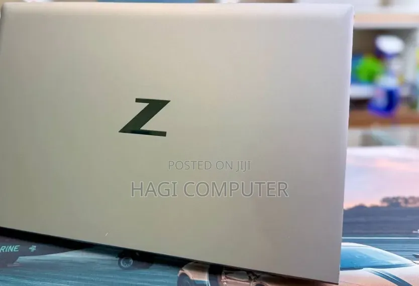 New Laptop HP ZBook Firefly G8 16GB Intel Core i7 SSD 512GB