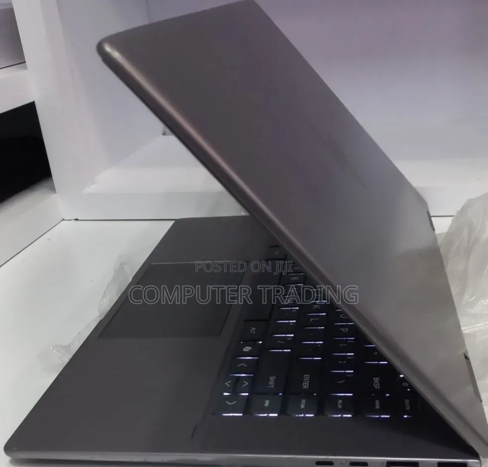 New Laptop HP Envy X2 16GB Intel Core Ultra 7 SSD 512GB