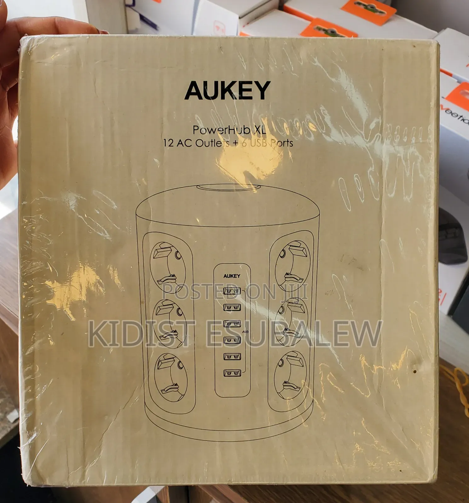AUKEY PowerHub XL, a High-Capacity Vertical Power Strip