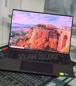 New Laptop Dell Precision 5560 16GB Intel Core i9 SSD 512GB