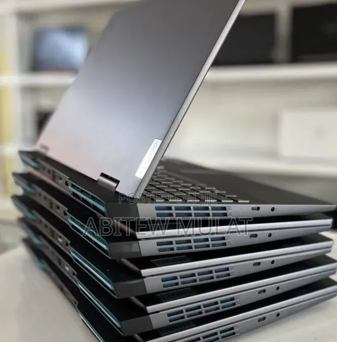 New Laptop Lenovo LOQ 15IRH8 16GB Intel Core i5 SSD 512GB