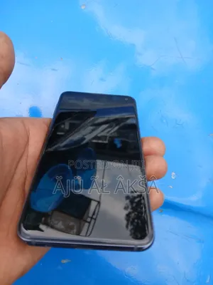New Samsung Galaxy S10e 128 GB Black