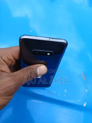 New Samsung Galaxy S10e 128 GB Black