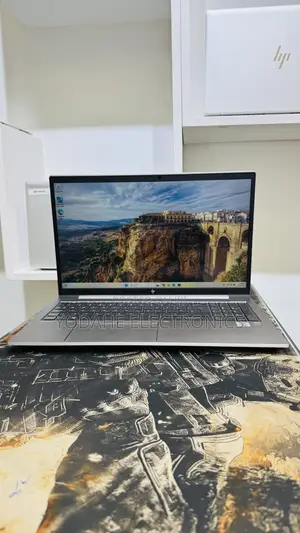 New Laptop HP ZBook 15 16GB Intel Core i7 SSD 512GB