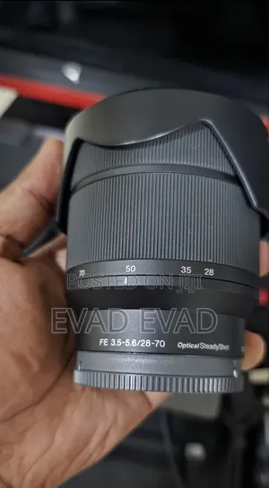 Sony FE 28-70mm
F/3.5-5.6