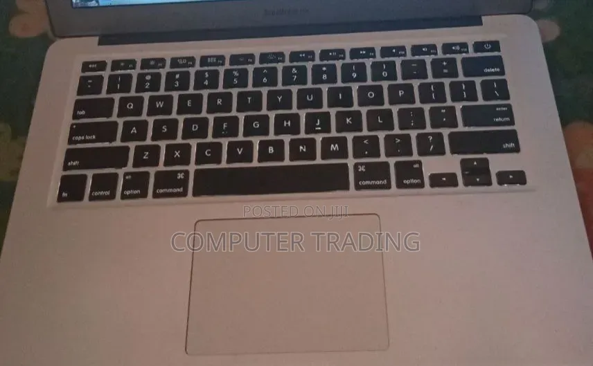 New Laptop Apple MacBook Air 2017 8GB Intel Core i7 SSD 128GB