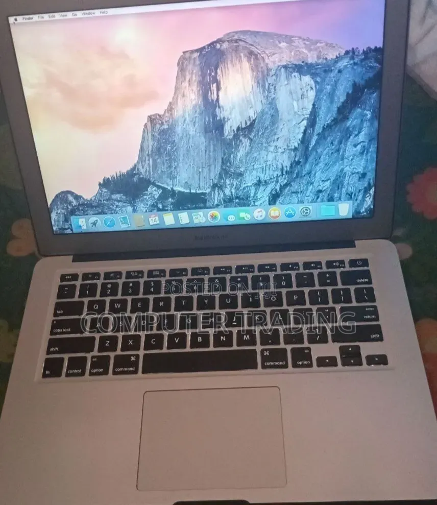 New Laptop Apple MacBook Air 2017 8GB Intel Core i7 SSD 128GB