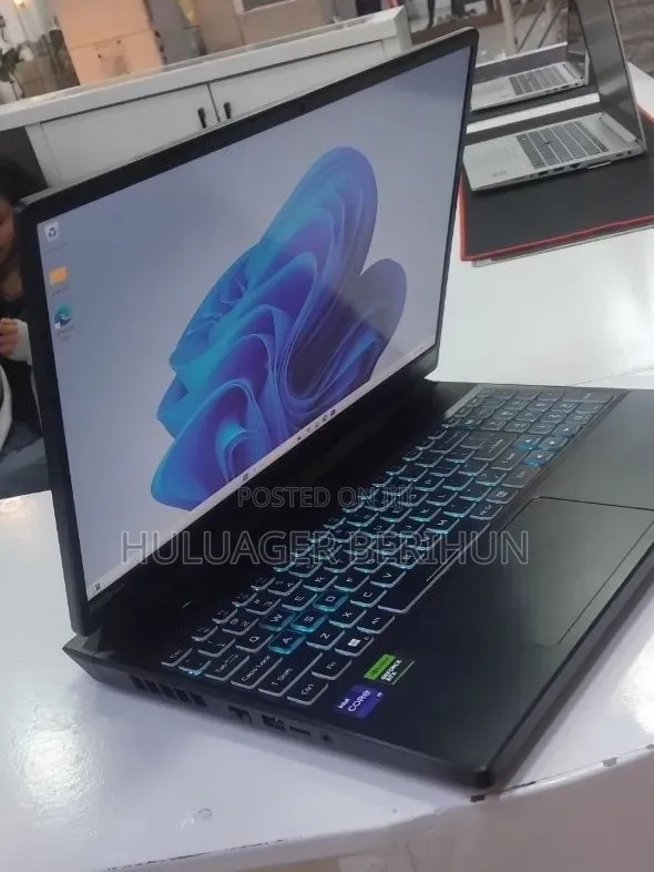 New Laptop Acer Predator Helios Neo 16 16GB Intel Core i9 SSD 1T