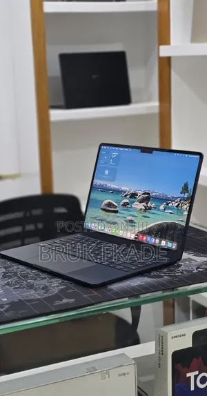 New Laptop Apple MacBook Air 2022 M2 16GB Apple M2 SSD 256GB