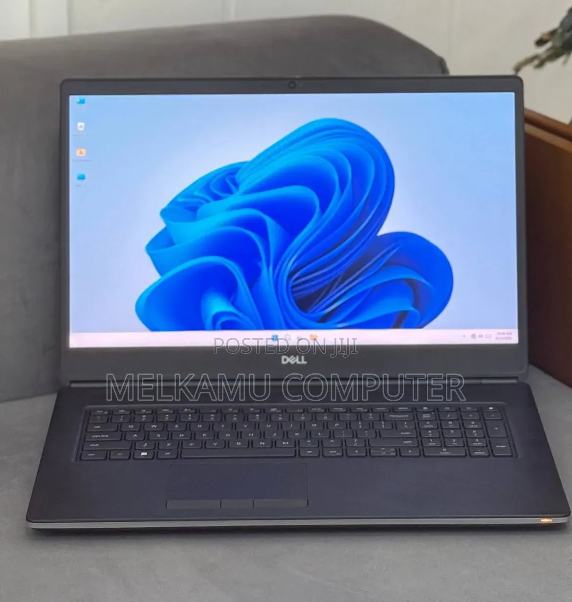 New Laptop Dell Precision 7760 16GB Intel Core i5 SSD 512GB