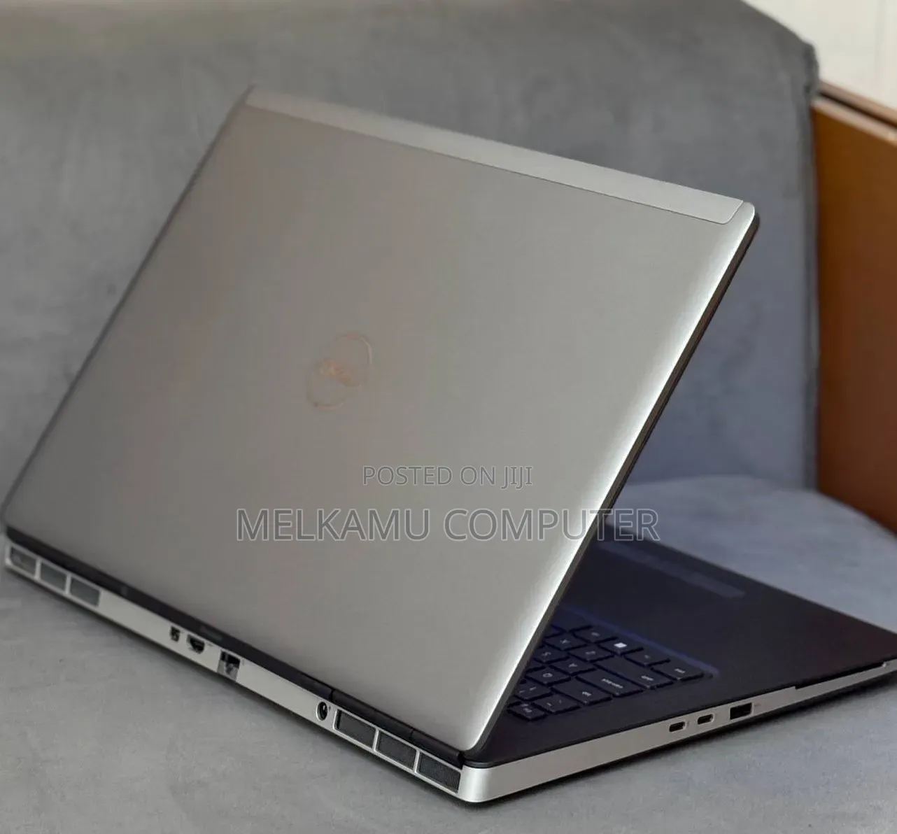 New Laptop Dell Precision 7760 16GB Intel Core i5 SSD 512GB
