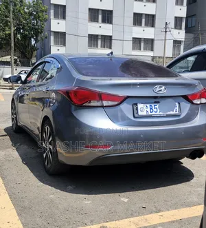 Hyundai Avante 2015 Silver