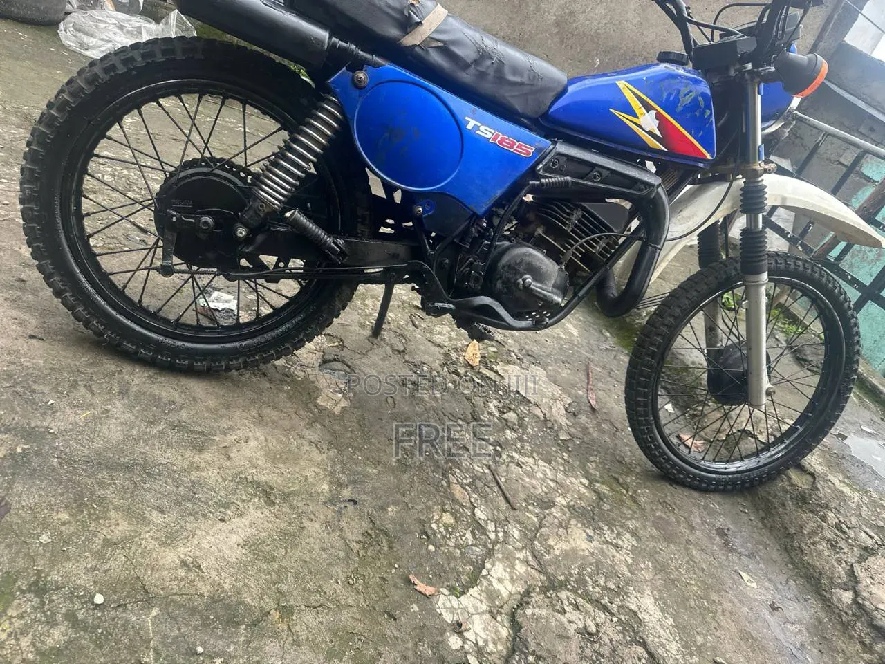 Suzuki 1982 Blue