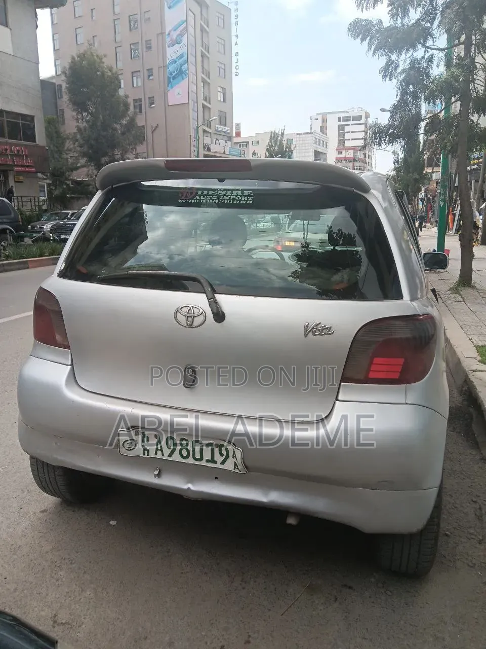Toyota Vitz 2000 Silver