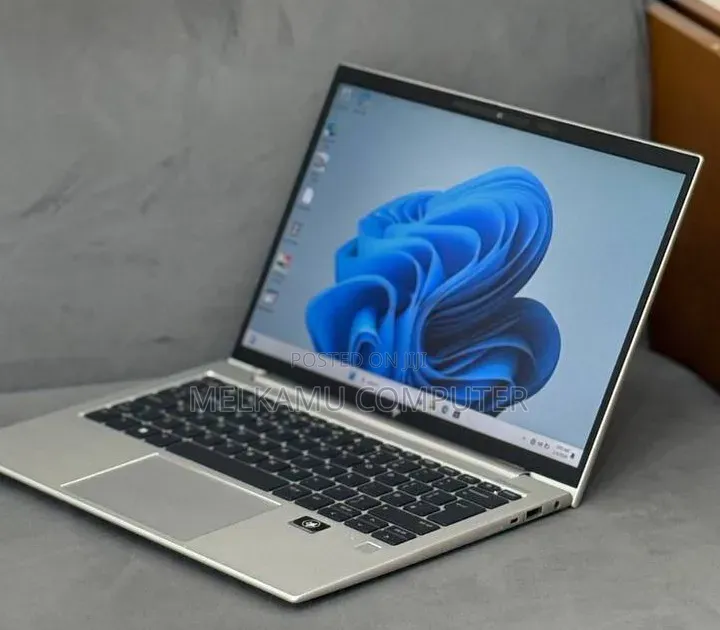 New Laptop HP EliteBook 830 G9 16GB Intel Core i5 SSD 512GB