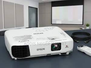 Epson Eb-E10 Xga 3lcd Projector