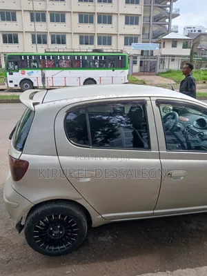 Toyota Vitz 2002 Beige