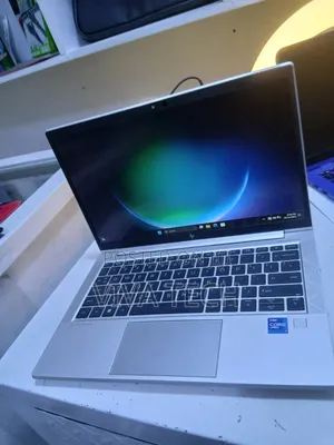 New Laptop HP EliteBook 830 G8 16GB Intel Core i7 SSD 512GB