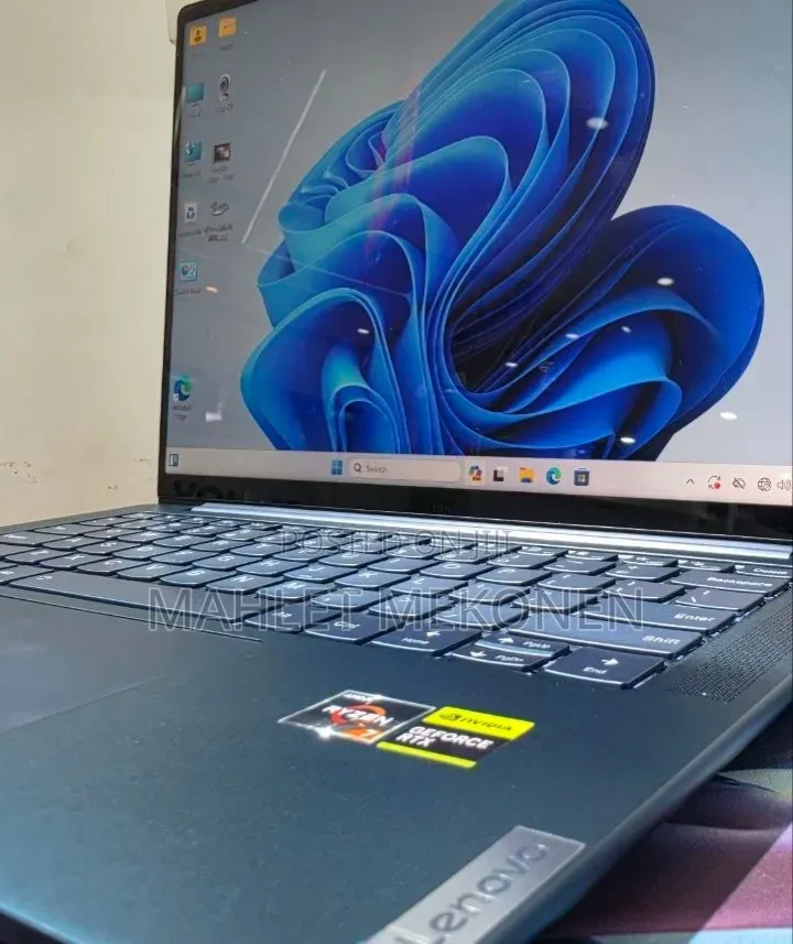 New Laptop Lenovo Yoga 700 16GB Intel Core i7 SSD 512GB