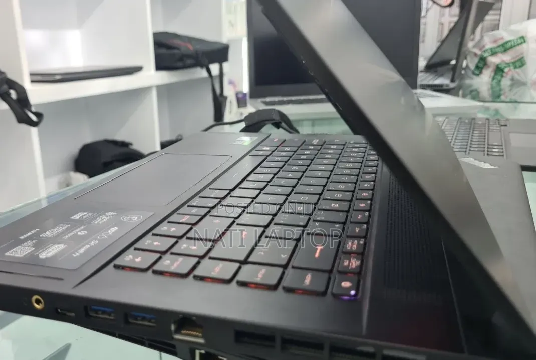 New Laptop MSI GS66 Stealth 10SGS 16GB Intel Core i7 SSD 512GB