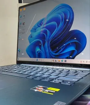New Laptop Lenovo Yoga 700 16GB Intel Core i7 SSD 512GB