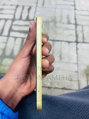 Apple iPhone 11 128 GB Yellow