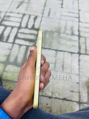 Apple iPhone 11 128 GB Yellow