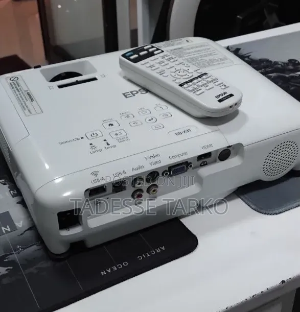EB-X31 Projector