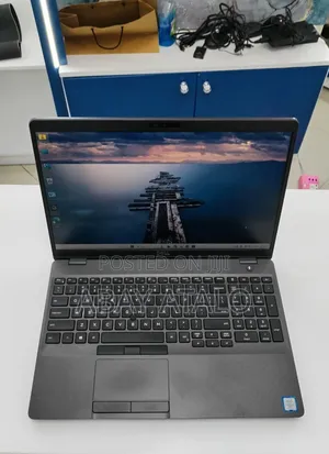 New Laptop Dell Precision 3541 16GB Intel Core i7 SSD 512GB