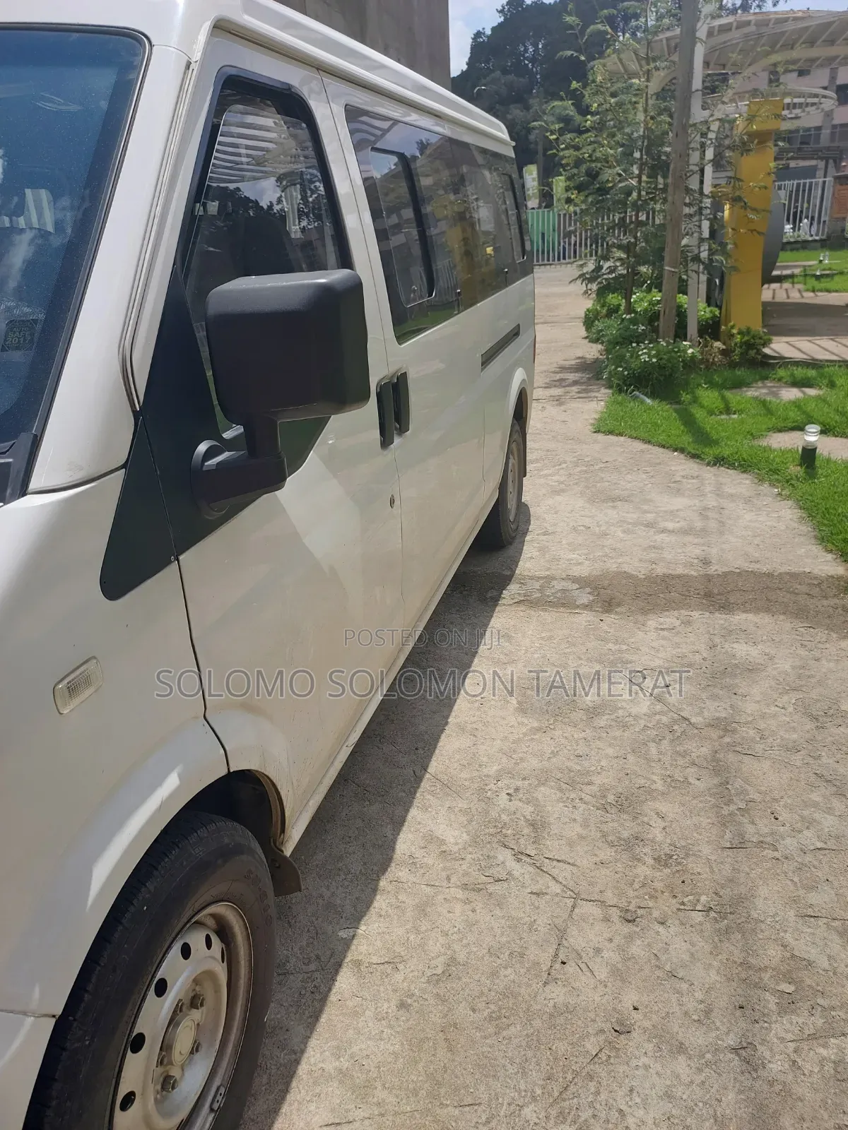 Bus 2023 White