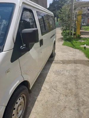 Bus 2023 White