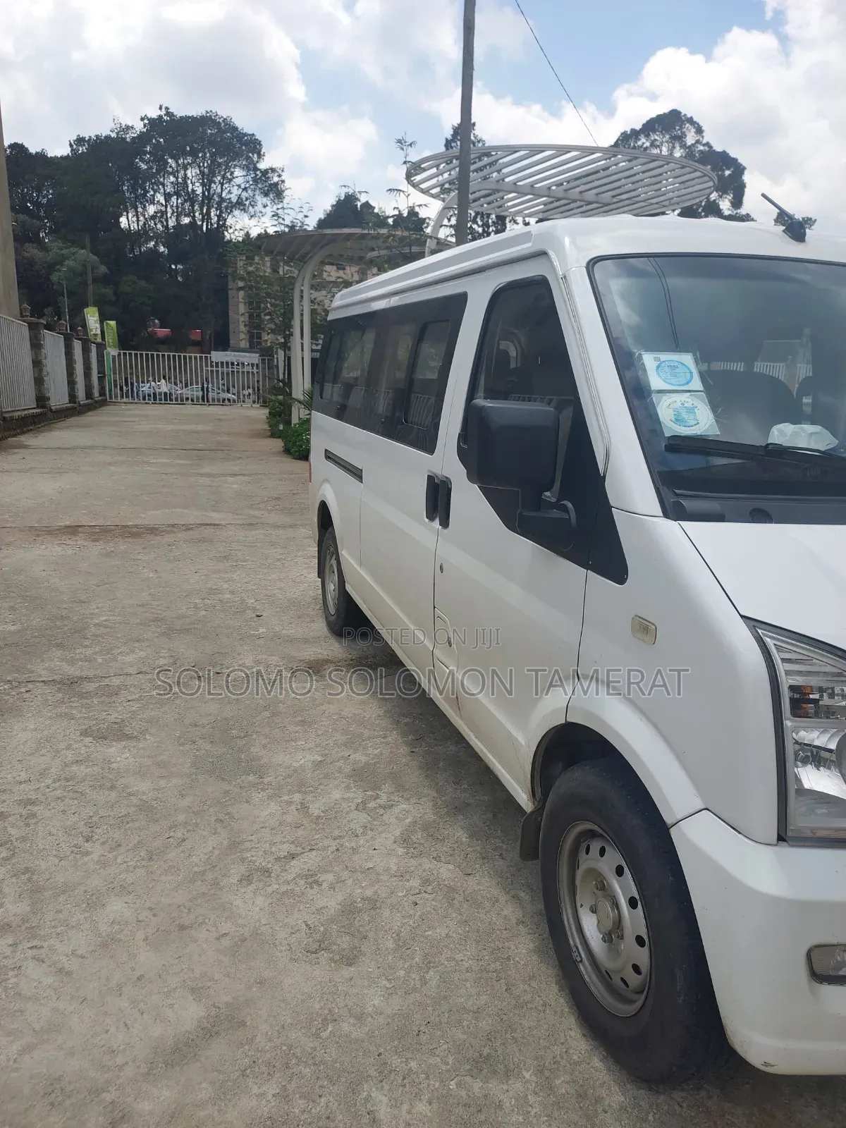 Bus 2023 White