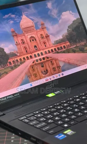 New Laptop MSI P65 Creator 32GB Intel Core i7 SSD 1T