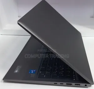 New Laptop HP ZBook Firefly G8 16GB Intel Core i7 SSD 512GB